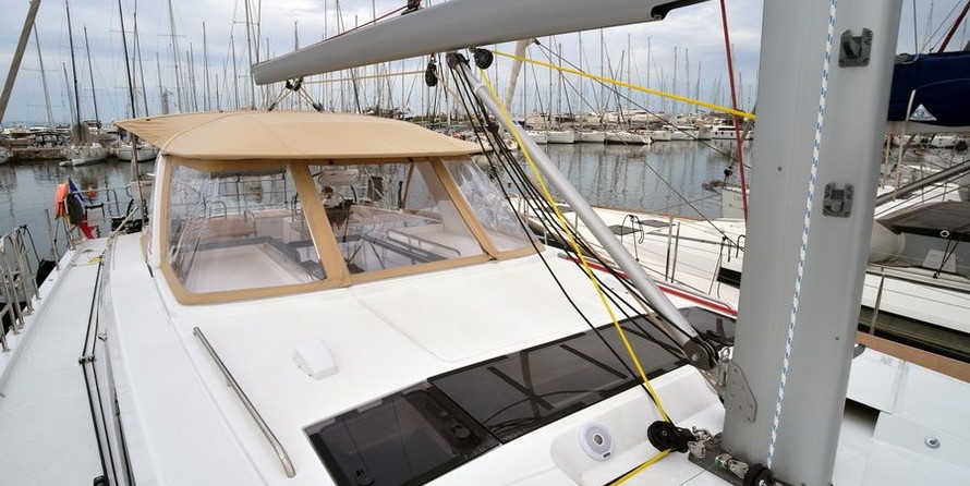 Beneteau Oceanis Yacht 62