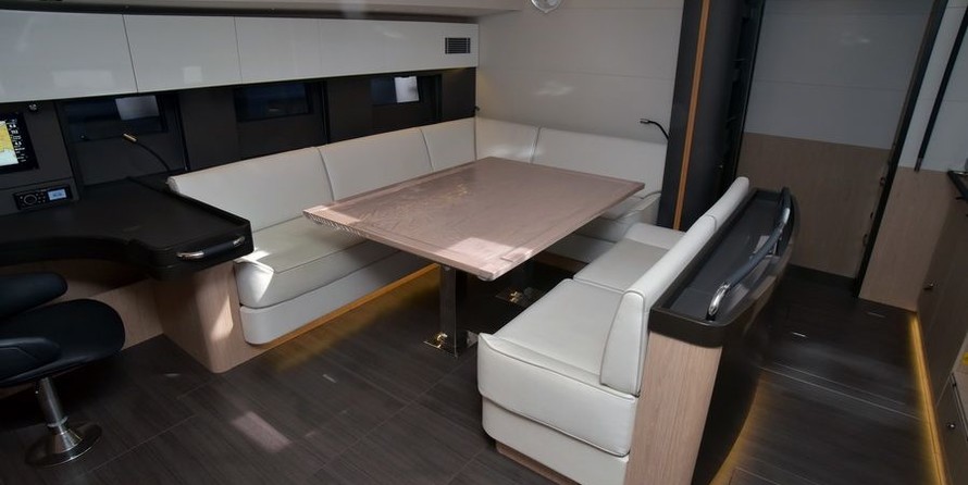Beneteau Oceanis Yacht 62