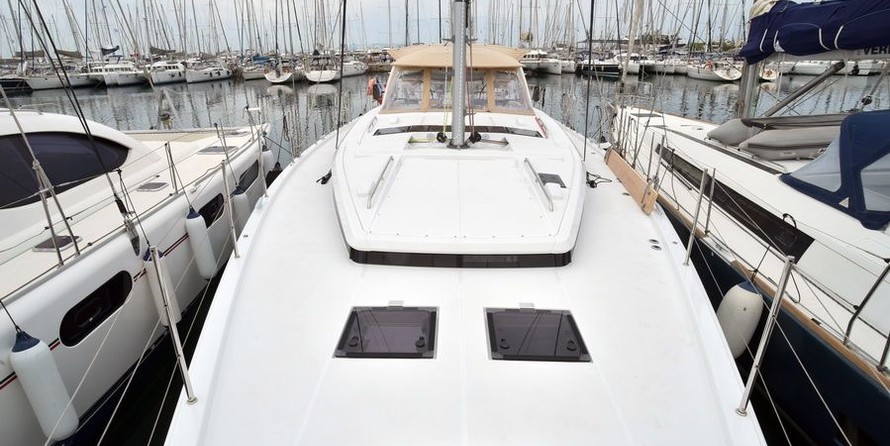 Beneteau Oceanis Yacht 62