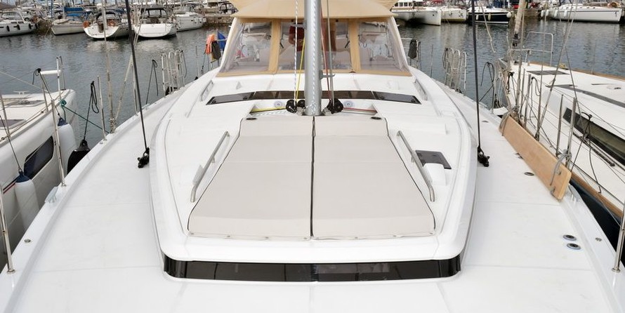 Beneteau Oceanis Yacht 62