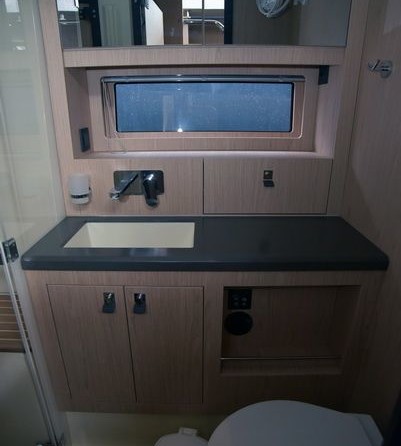 Beneteau Oceanis Yacht 62