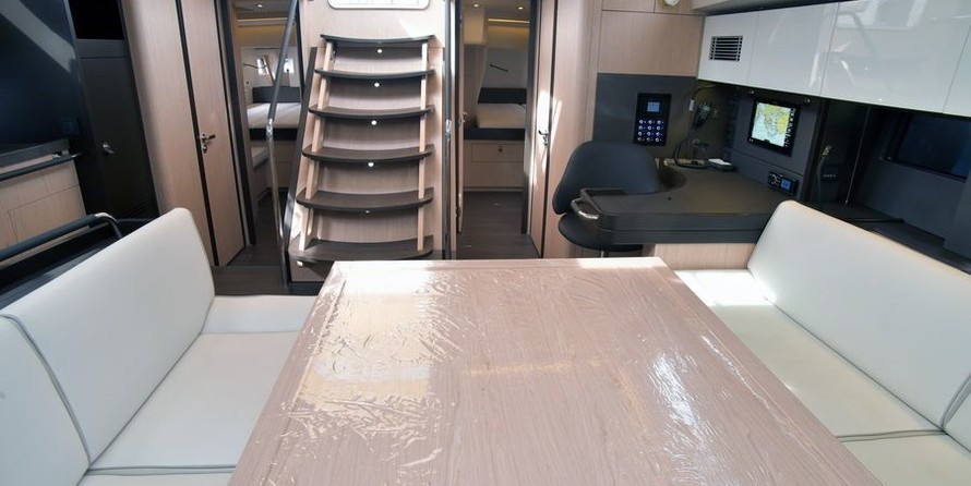 Beneteau Oceanis Yacht 62