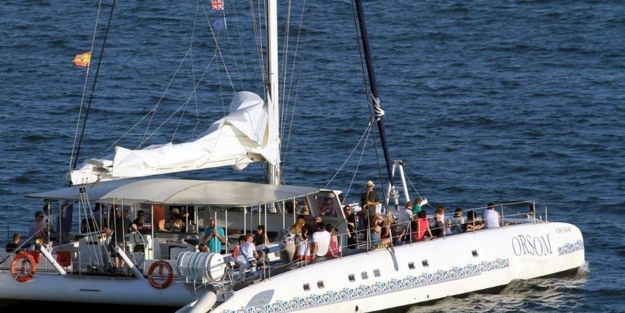 Fountaine pajot taiti 75 day charter boat