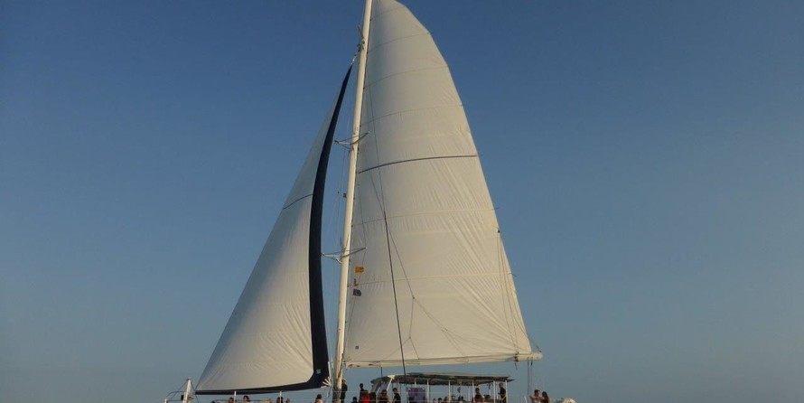 Fountaine pajot taiti 75 day charter boat