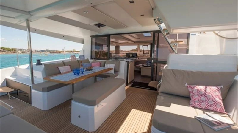 Fountaine Pajot Astrea 42