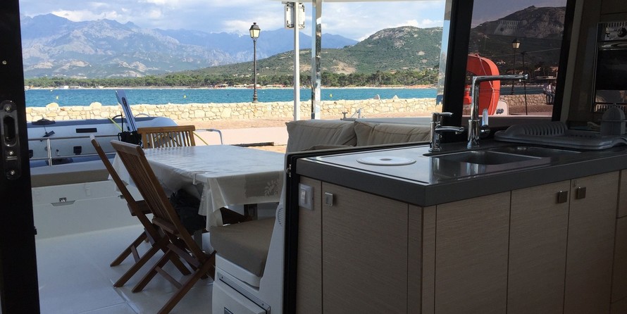 Fountaine Pajot Lucia 40