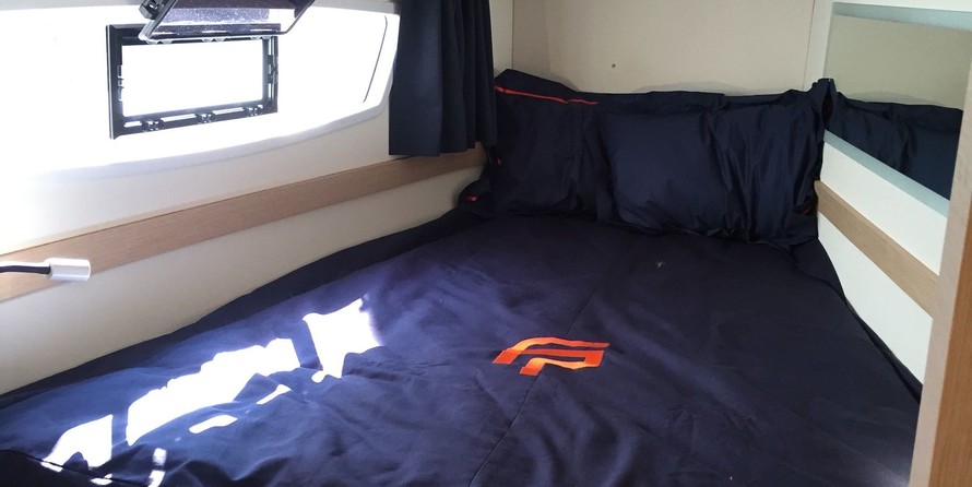 Fountaine Pajot Lucia 40