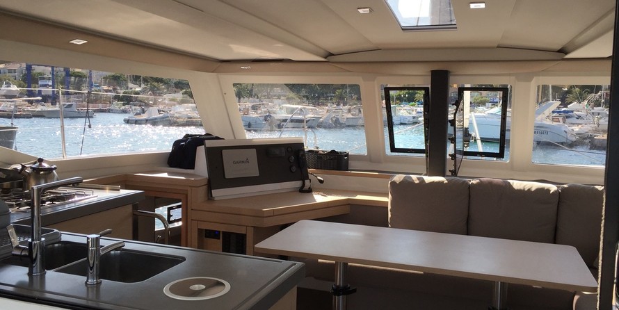 Fountaine Pajot Lucia 40