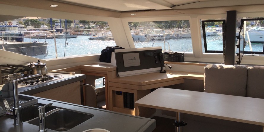 Fountaine Pajot Lucia 40
