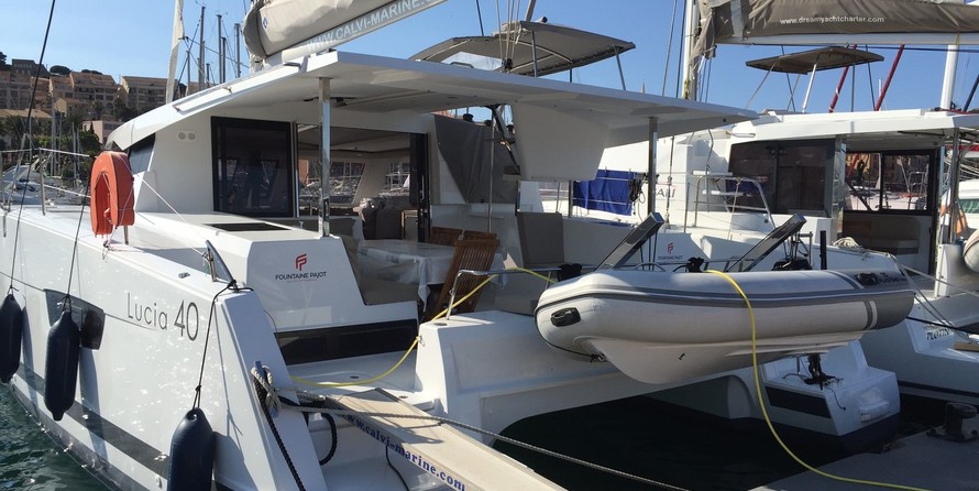 Fountaine Pajot Lucia 40