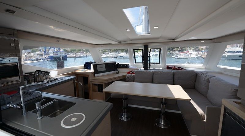 Fountaine Pajot Lucia 40