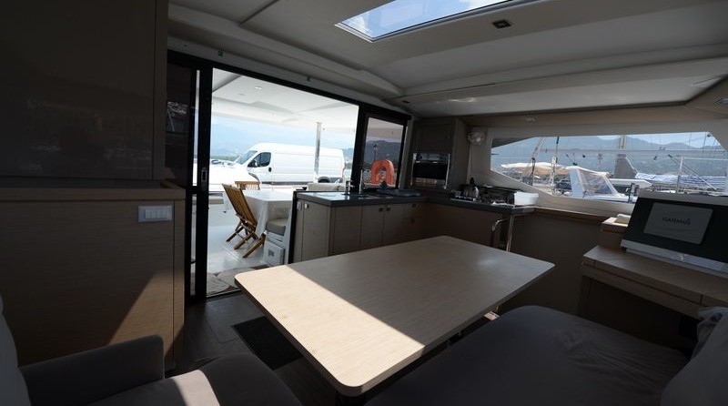 Fountaine Pajot Lucia 40