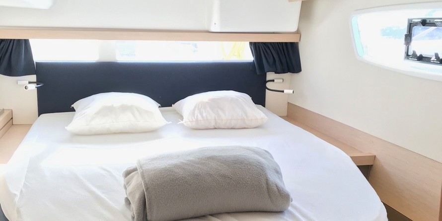 Fountaine Pajot Lucia 40