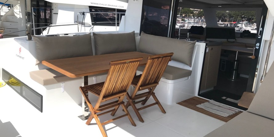 Fountaine Pajot Lucia 40