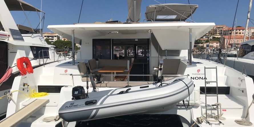 Fountaine Pajot Lucia 40