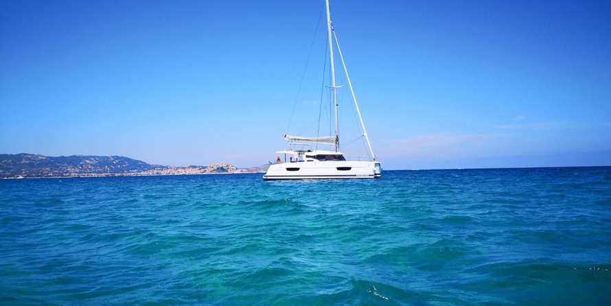 Fountaine Pajot Lucia 40