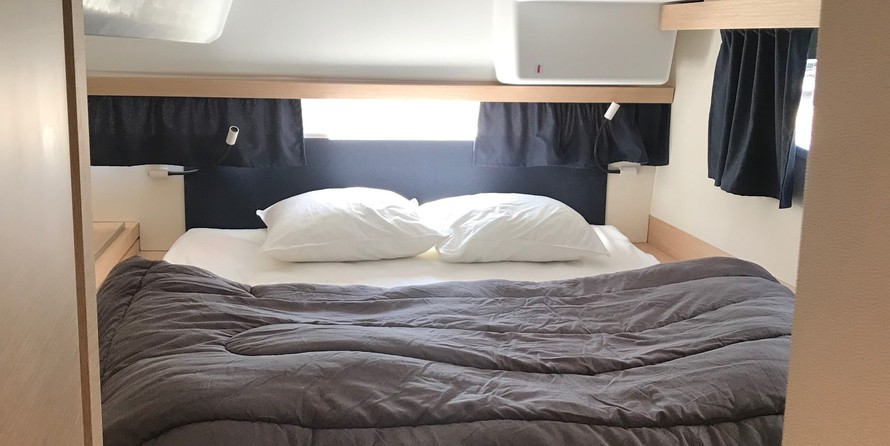 Fountaine Pajot Lucia 40