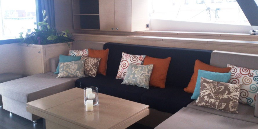 Fountaine pajot victoria 67