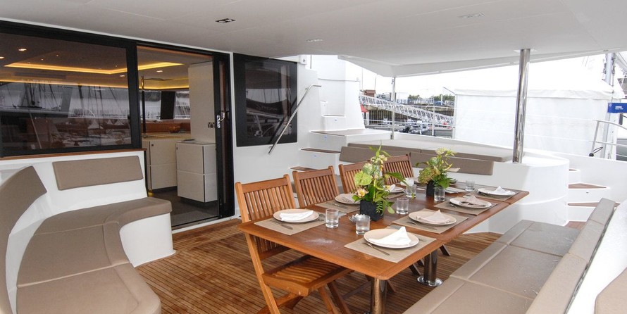 Fountaine pajot victoria 67