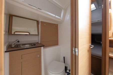Dufour 350