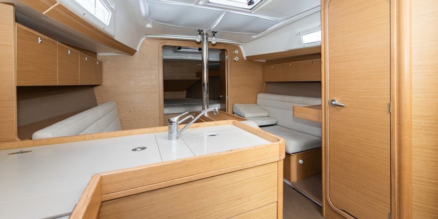 Dufour 350