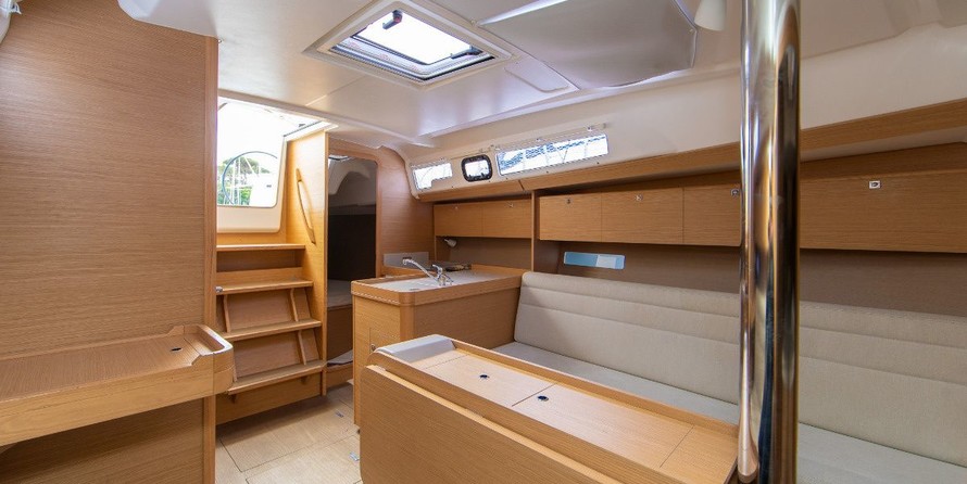 Dufour 350
