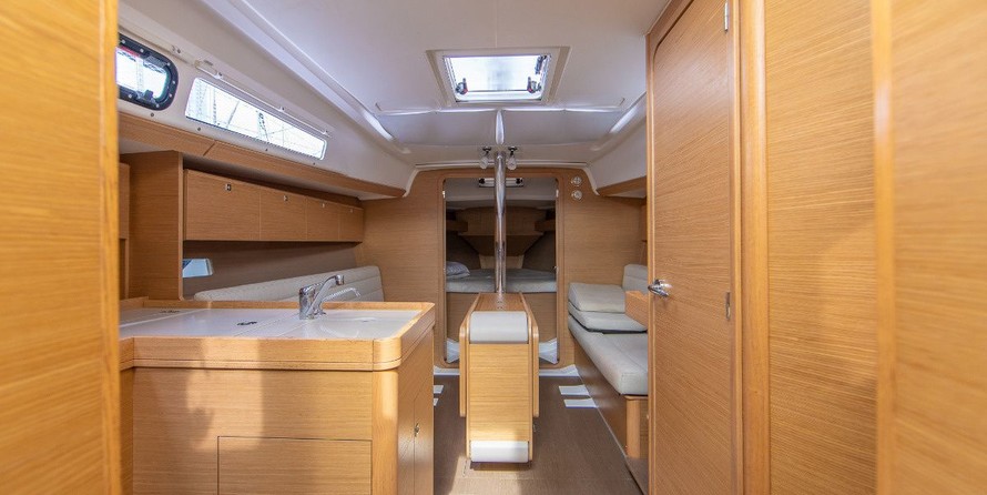 Dufour 350