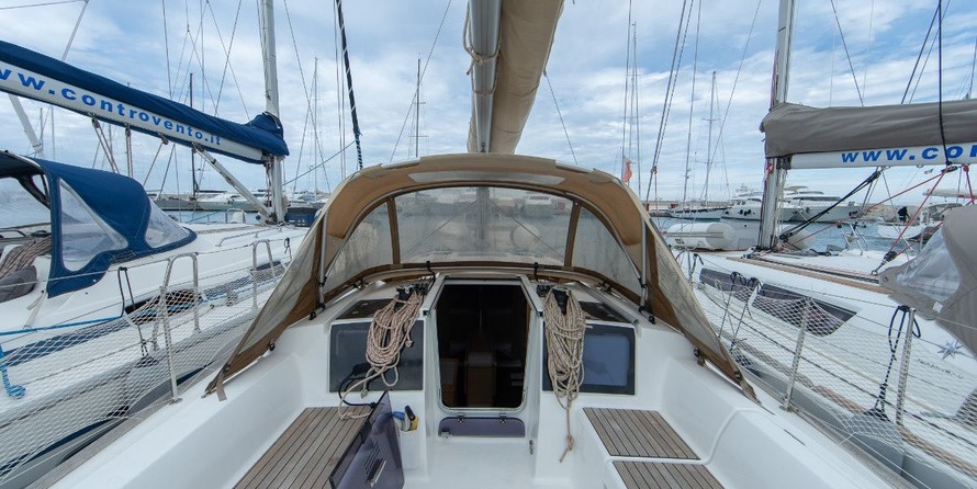 Dufour 350