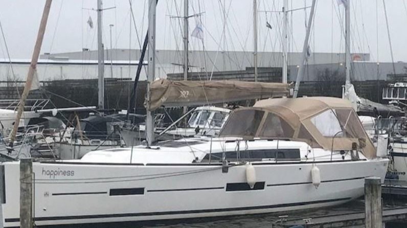 Dufour 382
