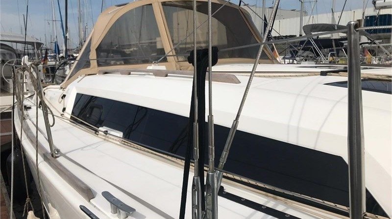 Dufour 382