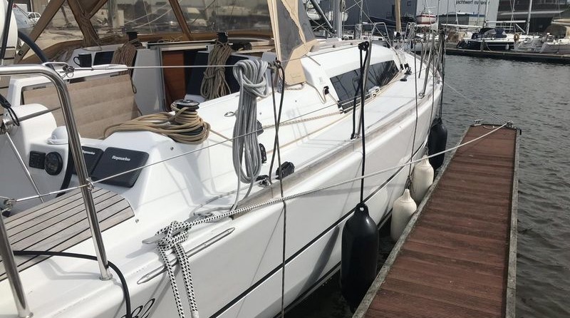 Dufour 382