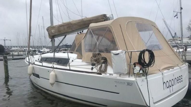 Dufour 382