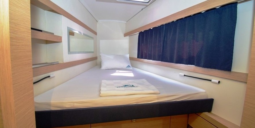 Fountaine Pajot Lucia 40