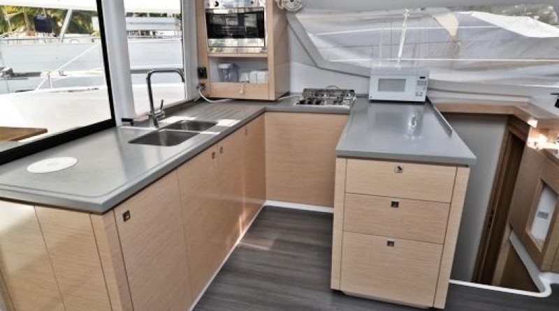 Fountaine Pajot Helia 44