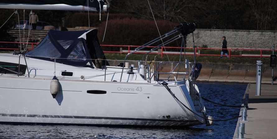 Beneteau Oceanis 43