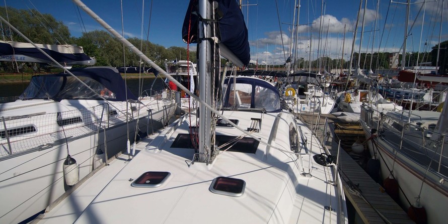 Beneteau Oceanis 43