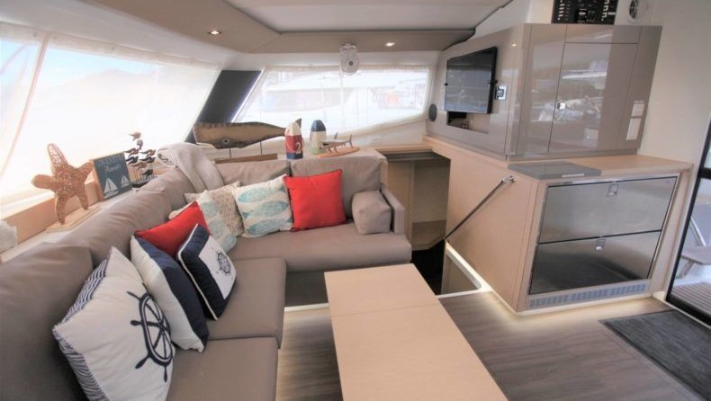 Fountaine Pajot Helia 44