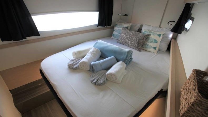 Fountaine Pajot Helia 44