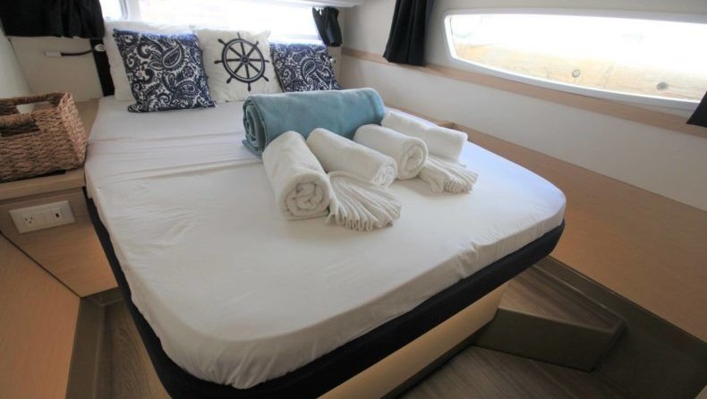 Fountaine Pajot Helia 44