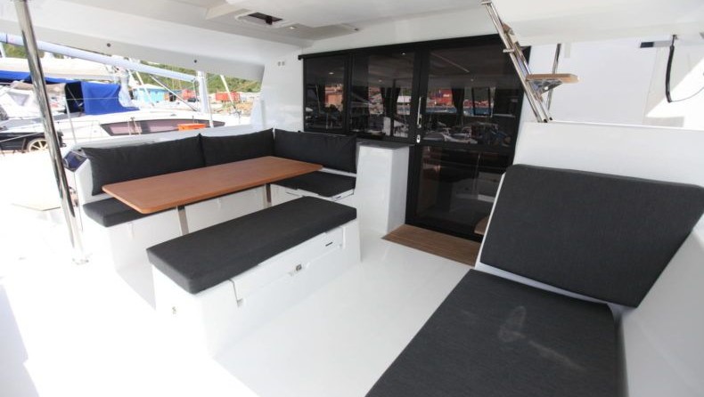 Fountaine Pajot Saona 47