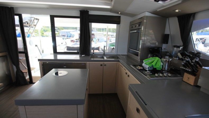 Fountaine Pajot Saona 47