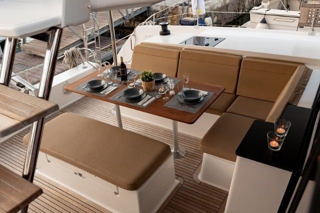 Fountaine Pajot Helia 44