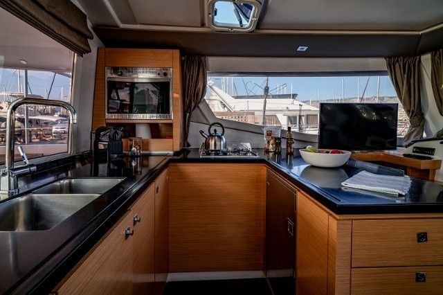 Fountaine Pajot Helia 44