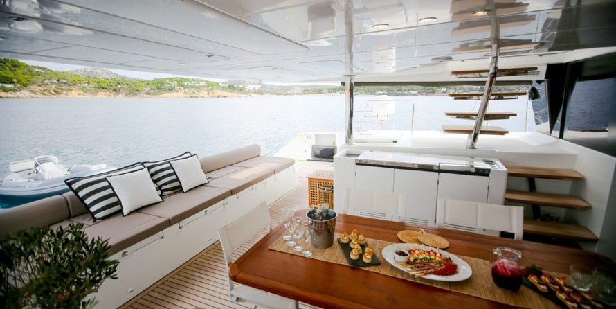 Lagoon 620