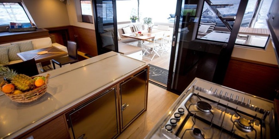 Lagoon 620