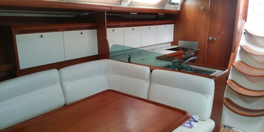 Jeanneau Sun Odyssey 43