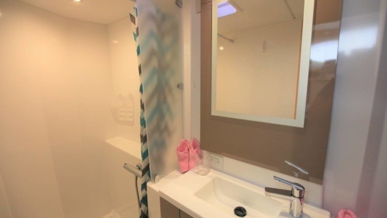 Fountaine Pajot Lucia 40