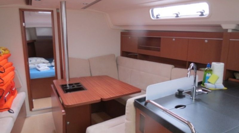 Hanse 385