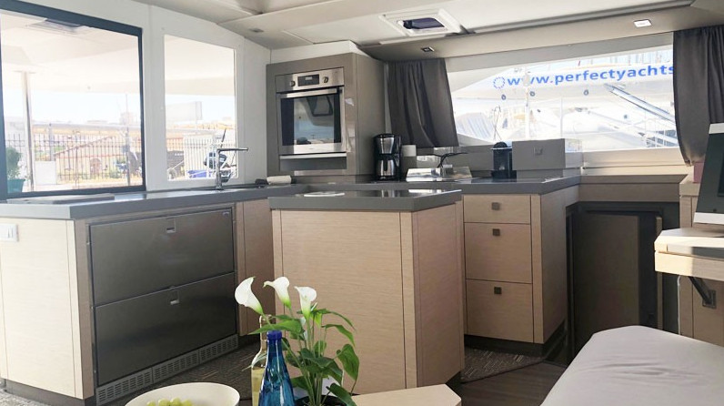 Fountaine Pajot Saona 47