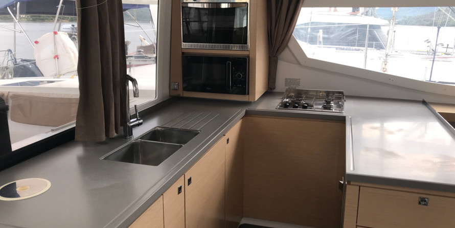 Fountaine Pajot Helia 44